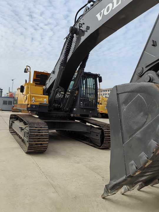 Large Excavator volvo Ec480 with Good Condition for Sale Used volvo Brand Ec210 240 290 380 480 Excavator for Sale - Экскаватор: фото 5 Large Excavator volvo Ec480 with Good Condition for Sale Used volvo Brand Ec210 240 290 380 480 Excavator for Sale - Экскаватор: фото 5