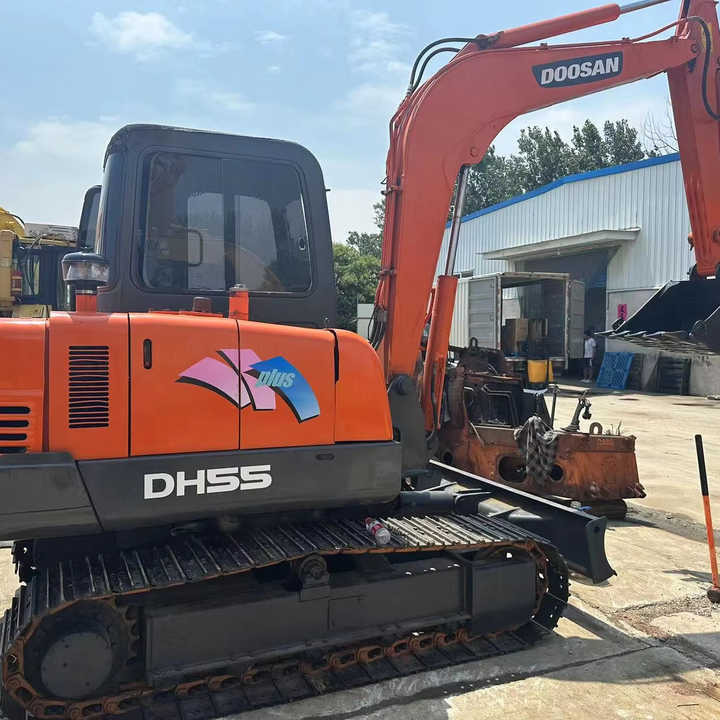 Low Shipping Used Excavator Doosan DH55 Good Condition with Low Hours - Гусеничный экскаватор: фото 1 Low Shipping Used Excavator Doosan DH55 Good Condition with Low Hours - Гусеничный экскаватор: фото 1