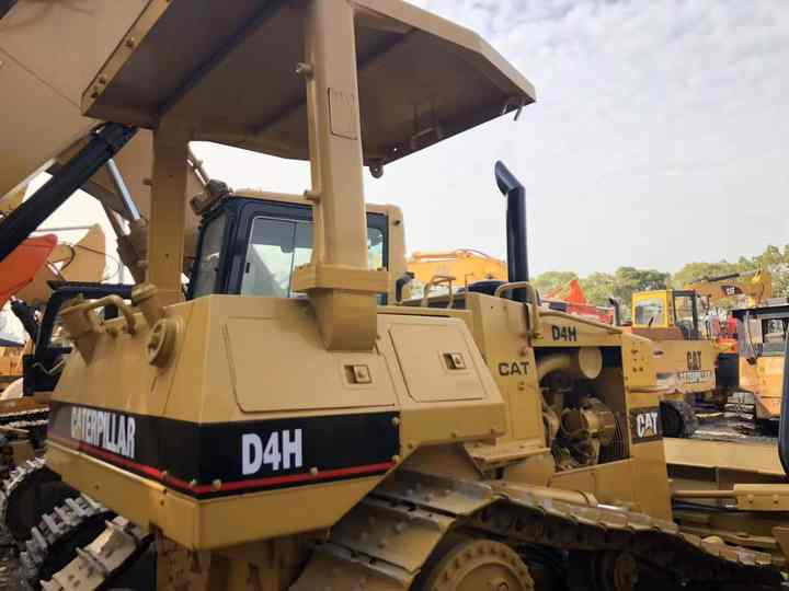 Nice Condition D4h Cat Bulldozer CAT Used Dozer for Sale - Бульдозер: фото 4 Nice Condition D4h Cat Bulldozer CAT Used Dozer for Sale - Бульдозер: фото 4