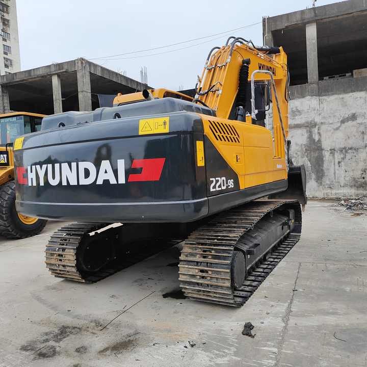 South Korea Low Price Hyundai 220lc-9s Excavator Hyundai 22ton Excavator Hot Sale - Гусеничный экскаватор: фото 3 South Korea Low Price Hyundai 220lc-9s Excavator Hyundai 22ton Excavator Hot Sale - Гусеничный экскаватор: фото 3