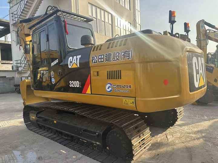 Used Caterpillar 320D Crawler Excavator in High QualityWaiting for Sale - Гусеничный экскаватор: фото 2 Used Caterpillar 320D Crawler Excavator in High QualityWaiting for Sale - Гусеничный экскаватор: фото 2