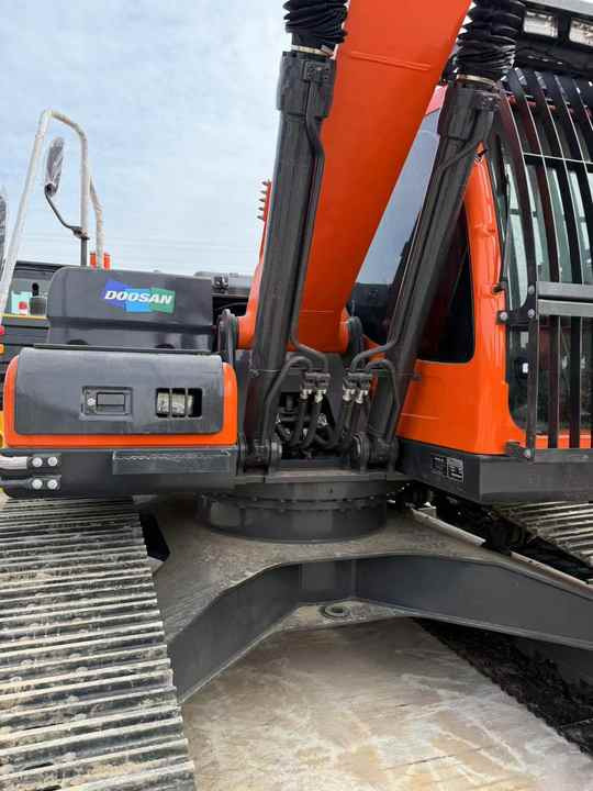 Used Digger Doosan DX225LC-9T Construction Machinery Construction Digger Used Doosan DX225LC-9T Cheap Excavator - Гусеничный экскаватор: фото 4 Used Digger Doosan DX225LC-9T Construction Machinery Construction Digger Used Doosan DX225LC-9T Cheap Excavator - Гусеничный экскаватор: фото 4
