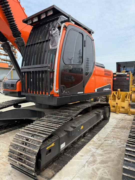 Used Doosan DX225LC-9C Hydraulic Excavator 25 Ton Doosan Dx225 Crawler Excavator with Excellent Performance Low Price for Sale - Экскаватор: фото 2 Used Doosan DX225LC-9C Hydraulic Excavator 25 Ton Doosan Dx225 Crawler Excavator with Excellent Performance Low Price for Sale - Экскаватор: фото 2