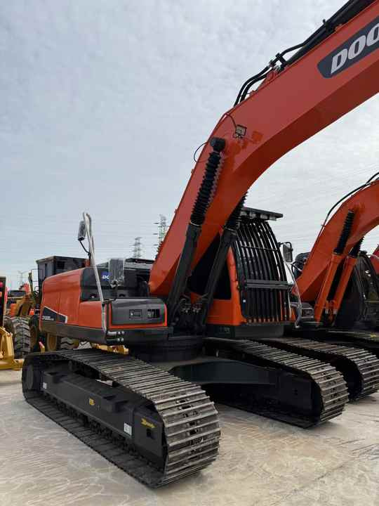 Used Doosan DX225LC-9C Hydraulic Excavator 25 Ton Doosan Dx225 Crawler Excavator with Excellent Performance Low Price for Sale - Экскаватор: фото 4 Used Doosan DX225LC-9C Hydraulic Excavator 25 Ton Doosan Dx225 Crawler Excavator with Excellent Performance Low Price for Sale - Экскаватор: фото 4