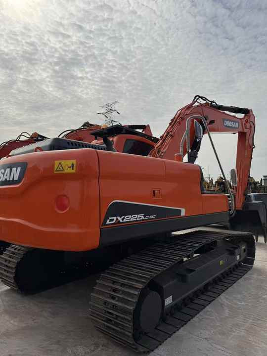 Used Doosan DX225LC-9C Hydraulic Excavator 25 Ton Doosan Dx225 Crawler Excavator with Excellent Performance Low Price for Sale - Экскаватор: фото 3 Used Doosan DX225LC-9C Hydraulic Excavator 25 Ton Doosan Dx225 Crawler Excavator with Excellent Performance Low Price for Sale - Экскаватор: фото 3