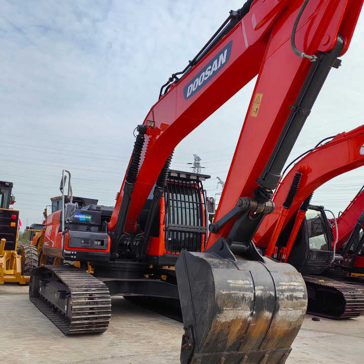 Used Doosan DX225LC-9C Hydraulic Excavator 25 Ton Doosan Dx225 Crawler Excavator with Excellent Performance Low Price for Sale - Экскаватор: фото 1 Used Doosan DX225LC-9C Hydraulic Excavator 25 Ton Doosan Dx225 Crawler Excavator with Excellent Performance Low Price for Sale - Экскаватор: фото 1