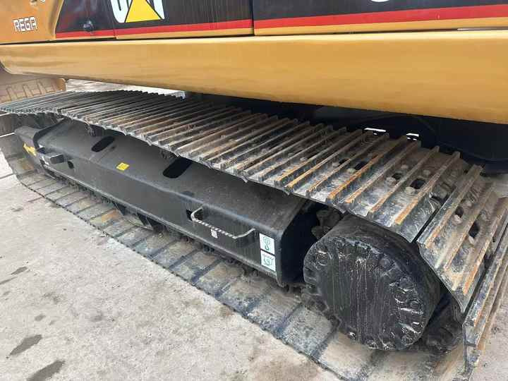 Used Excavator CAT 320C Second Hand Highly Competitive Digging Machine 325C 330C for Sale - Гусеничный экскаватор: фото 3 Used Excavator CAT 320C Second Hand Highly Competitive Digging Machine 325C 330C for Sale - Гусеничный экскаватор: фото 3