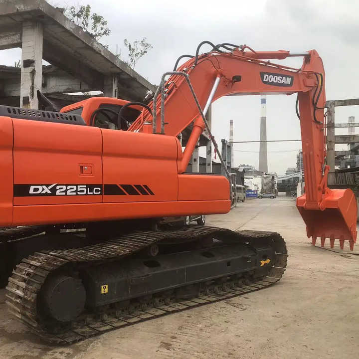 Used Excavator Doosan DX225LC Excavators Mini Equipment Earth Moving Machinery Doosan Digger Excavator for Sale - Гусеничный экскаватор: фото 1 Used Excavator Doosan DX225LC Excavators Mini Equipment Earth Moving Machinery Doosan Digger Excavator for Sale - Гусеничный экскаватор: фото 1