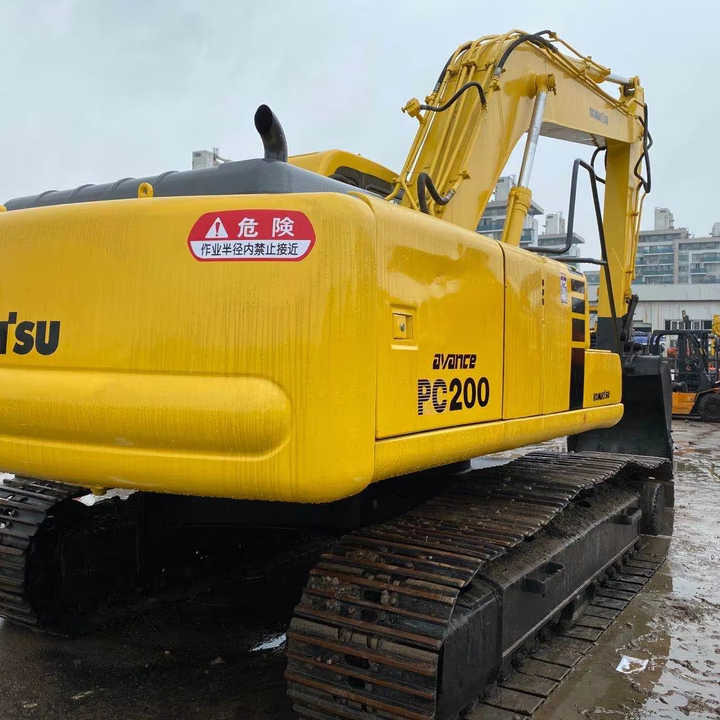 Used Good Quality Japan Original PC220-6 in Good Condition PC220-6 Komatsu - Гусеничный экскаватор: фото 1 Used Good Quality Japan Original PC220-6 in Good Condition PC220-6 Komatsu - Гусеничный экскаватор: фото 1