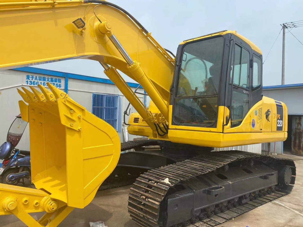 Used Good Quality Japan Original PC220-6 in Good Condition PC220-6 Komatsu - Гусеничный экскаватор: фото 5 Used Good Quality Japan Original PC220-6 in Good Condition PC220-6 Komatsu - Гусеничный экскаватор: фото 5