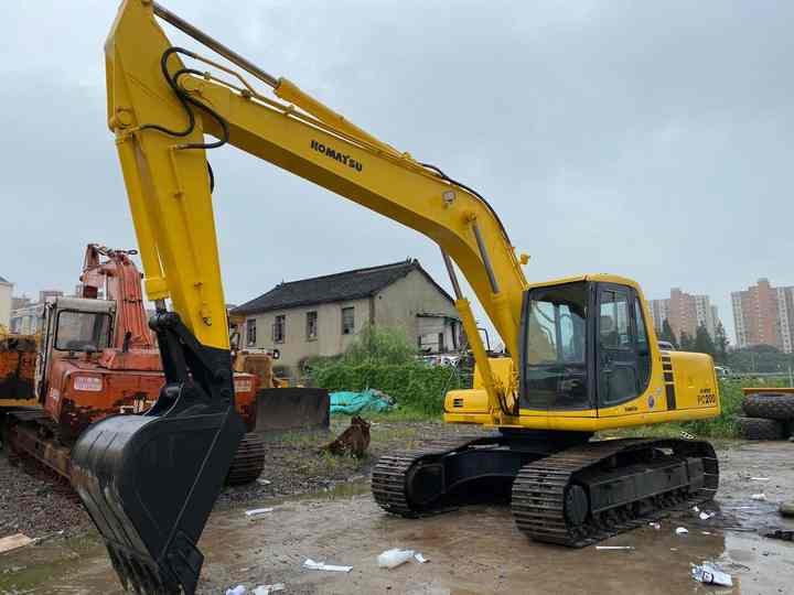 Used Good Quality Japan Original PC220-6 in Good Condition PC220-6 Komatsu - Гусеничный экскаватор: фото 4 Used Good Quality Japan Original PC220-6 in Good Condition PC220-6 Komatsu - Гусеничный экскаватор: фото 4