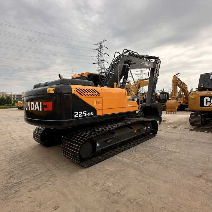 Used Hyundai 225LC-9S Excavator with Excellent Performance for Sale - Гусеничный экскаватор: фото 3 Used Hyundai 225LC-9S Excavator with Excellent Performance for Sale - Гусеничный экскаватор: фото 3