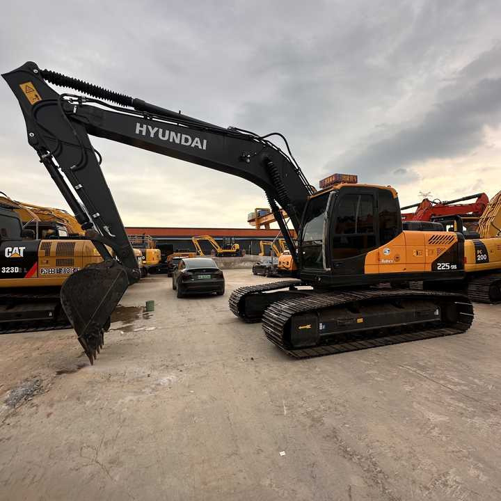 Used Hyundai 225LC-9S Excavator with Excellent Performance for Sale - Гусеничный экскаватор: фото 4 Used Hyundai 225LC-9S Excavator with Excellent Performance for Sale - Гусеничный экскаватор: фото 4
