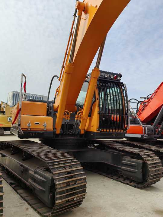 Used Hyundai 305LC-9T Excavator Originated From South Korea Superior Performance Running Working Condition Low Price for Sale - Экскаватор: фото 2 Used Hyundai 305LC-9T Excavator Originated From South Korea Superior Performance Running Working Condition Low Price for Sale - Экскаватор: фото 2