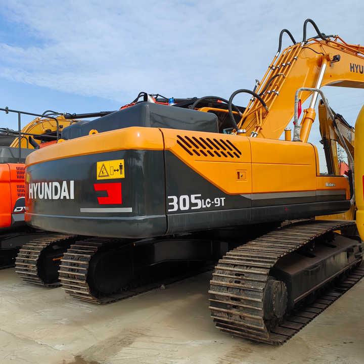 Used Hyundai 305LC-9T Excavator Originated From South Korea Superior Performance Running Working Condition Low Price for Sale - Экскаватор: фото 1 Used Hyundai 305LC-9T Excavator Originated From South Korea Superior Performance Running Working Condition Low Price for Sale - Экскаватор: фото 1