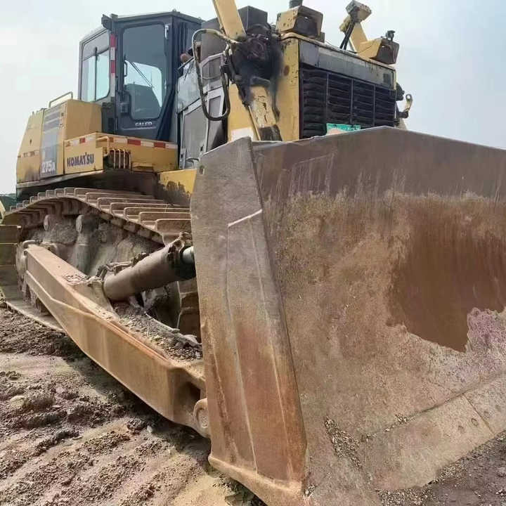 Used Large Komatsu 275 Bulldozer Komatsu D275A-5 Bulldozer Original Paint Strong Power in Very Good Condition Low Price for Sale - Бульдозер: фото 1 Used Large Komatsu 275 Bulldozer Komatsu D275A-5 Bulldozer Original Paint Strong Power in Very Good Condition Low Price for Sale - Бульдозер: фото 1