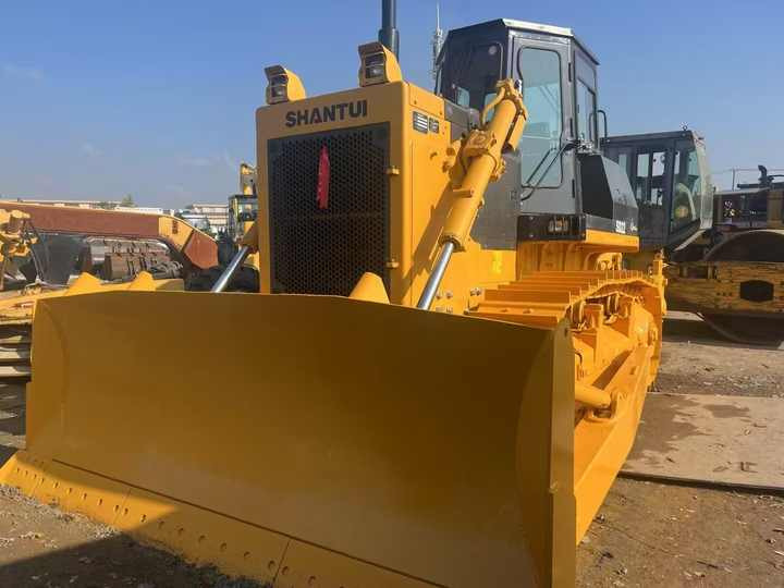 Used Shantui SD22 Crawler Bulldozer Low Price Running Working Condition for Sale SD16/SD22/SD32 in Stock - Бульдозер: фото 5 Used Shantui SD22 Crawler Bulldozer Low Price Running Working Condition for Sale SD16/SD22/SD32 in Stock - Бульдозер: фото 5