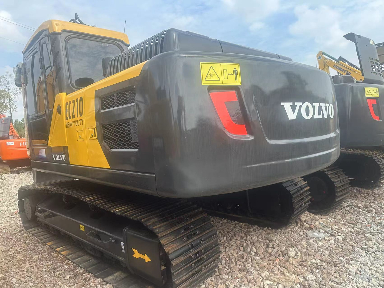 Used VOLVO EC210 Excavator Efficient Heavy Construction Equipment with Original Engine Second Hand Crawler Excavator - Гусеничный экскаватор: фото 1 Used VOLVO EC210 Excavator Efficient Heavy Construction Equipment with Original Engine Second Hand Crawler Excavator - Гусеничный экскаватор: фото 1