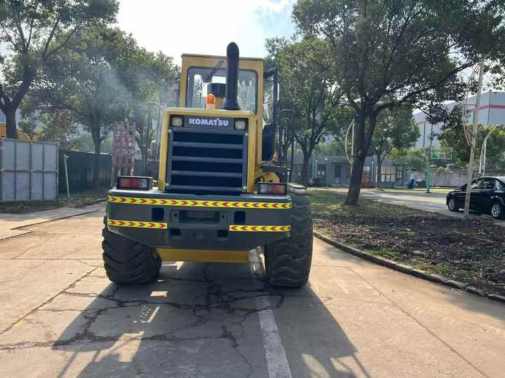 Used komatsu Wa320-3 Wheel Loader Second Hand Machine Popular Brand komatsu Hydraulic Machinery - Колёсный погрузчик: фото 4 Used komatsu Wa320-3 Wheel Loader Second Hand Machine Popular Brand komatsu Hydraulic Machinery - Колёсный погрузчик: фото 4