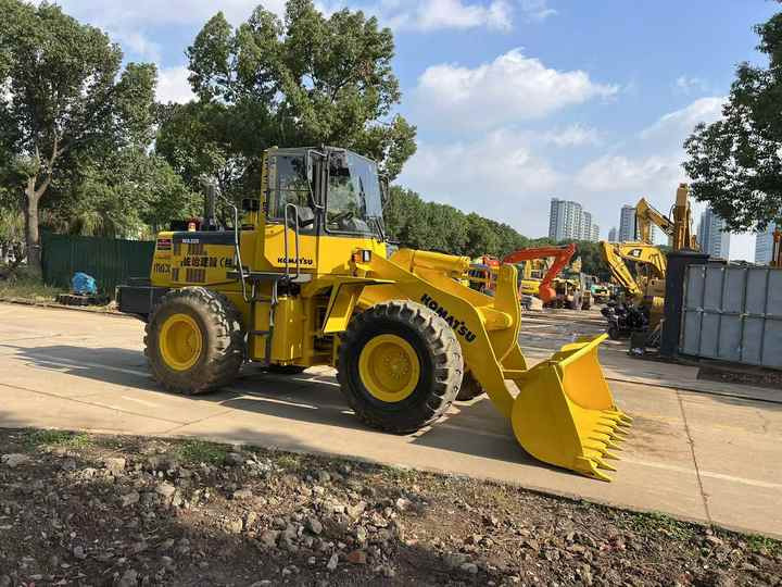 Used komatsu Wa320-3 Wheel Loader Second Hand Machine Popular Brand komatsu Hydraulic Machinery - Колёсный погрузчик: фото 2 Used komatsu Wa320-3 Wheel Loader Second Hand Machine Popular Brand komatsu Hydraulic Machinery - Колёсный погрузчик: фото 2