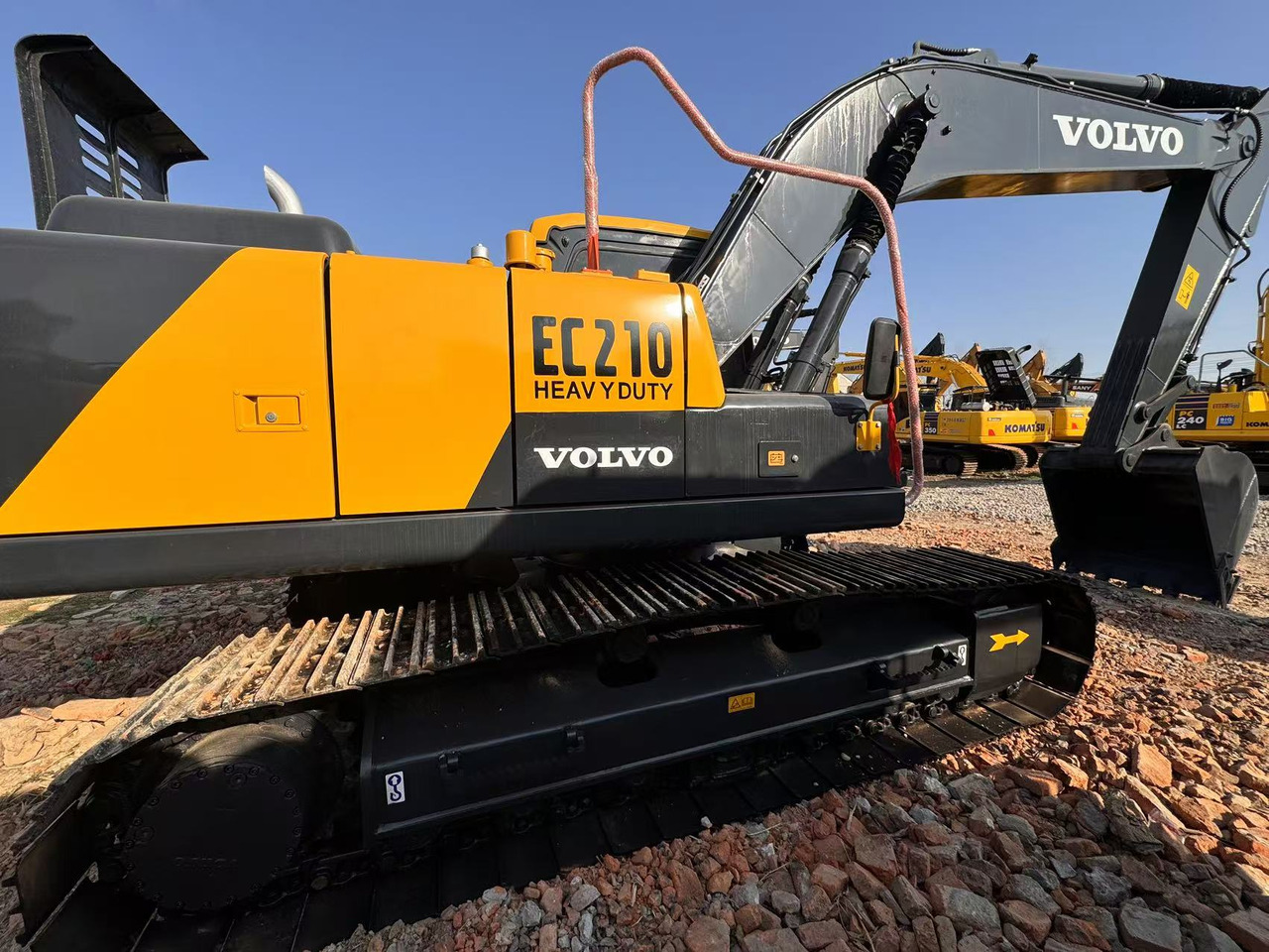 VOLVO Used Excellent Excavator EC210 on Sale - Гусеничный экскаватор: фото 1 VOLVO Used Excellent Excavator EC210 on Sale - Гусеничный экскаватор: фото 1