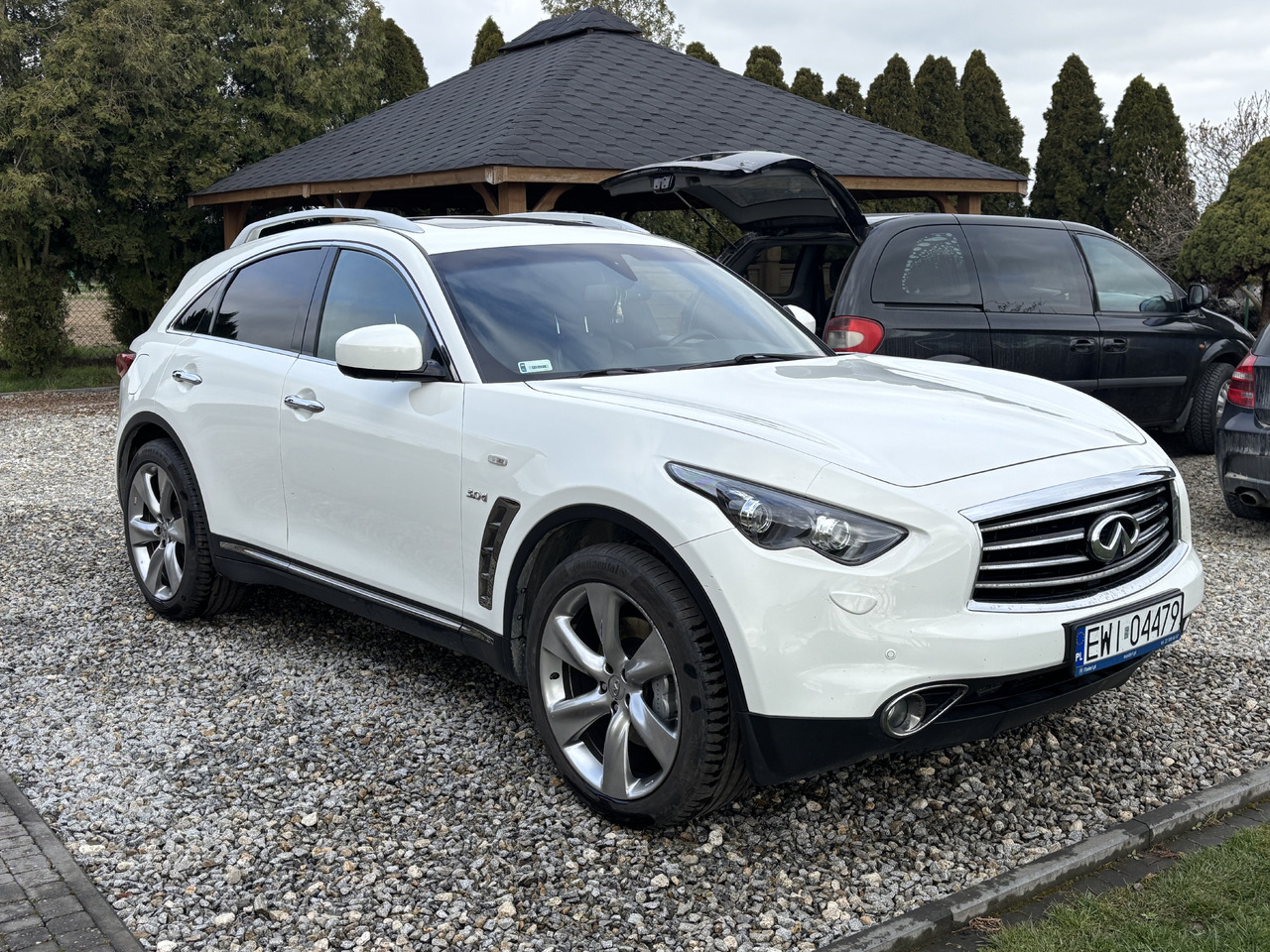 Infiniti QX70 FX30 Diesel V6 Euro6 - Внедорожник: фото 3 Infiniti QX70 FX30 Diesel V6 Euro6 - Внедорожник: фото 3