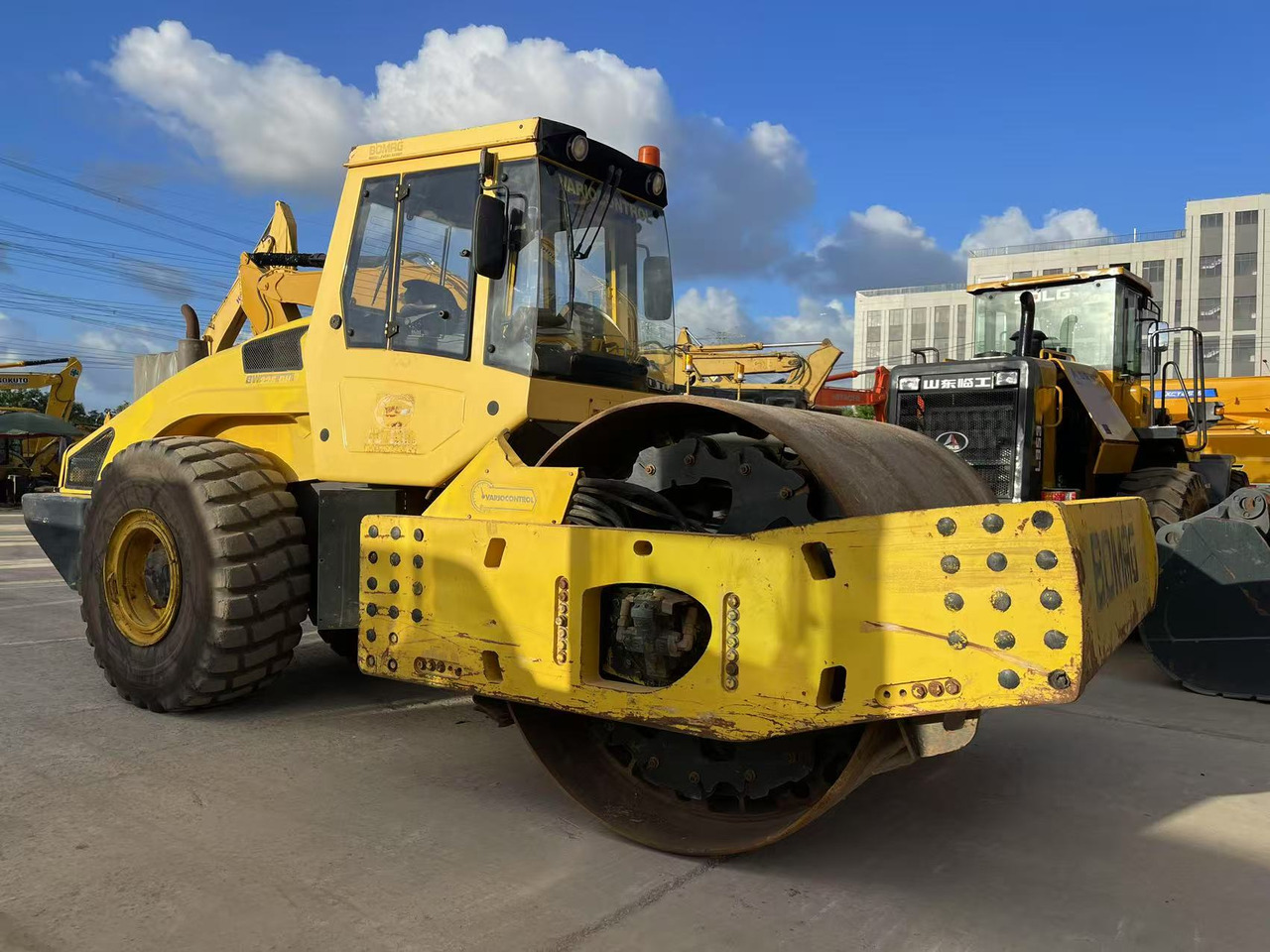 BOMAG BW226 - Дорожный каток: фото 2 BOMAG BW226 - Дорожный каток: фото 2