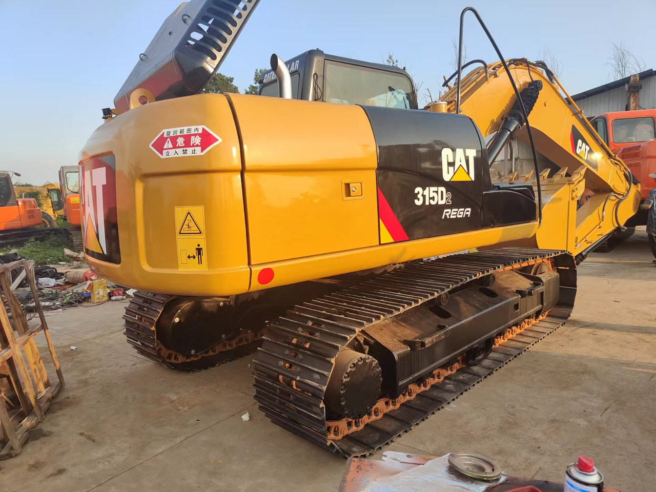 CATERPILLAR 315D - Гусеничный экскаватор: фото 2 CATERPILLAR 315D - Гусеничный экскаватор: фото 2
