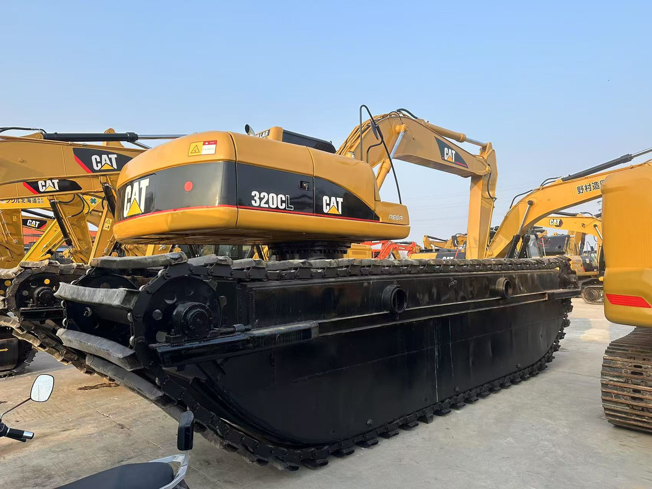 CATERPILLAR 320C - Водный экскаватор: фото 1 CATERPILLAR 320C - Водный экскаватор: фото 1