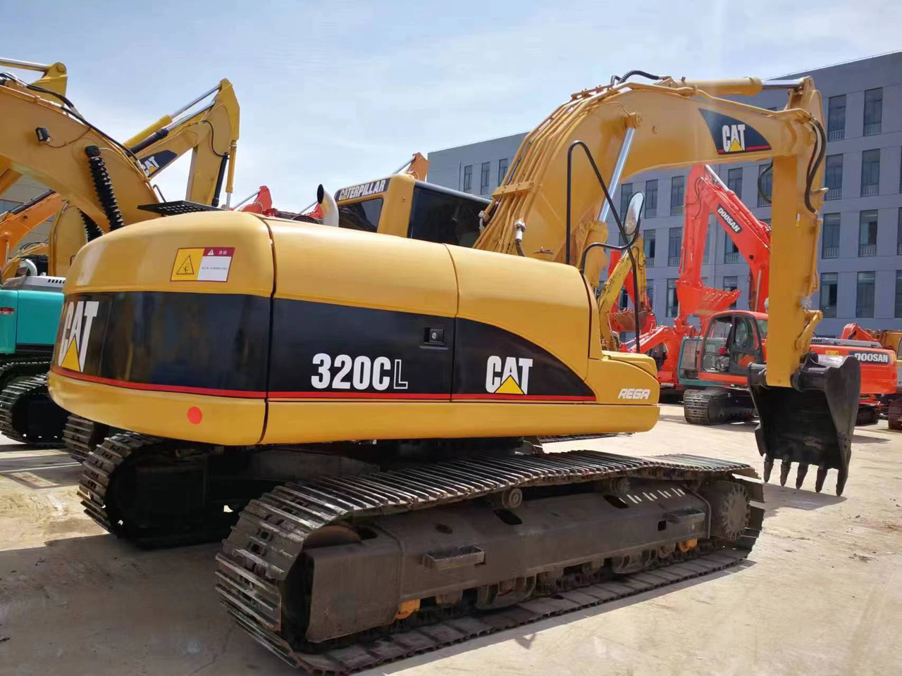 CATERPILLAR 320CL - Гусеничный экскаватор: фото 2 CATERPILLAR 320CL - Гусеничный экскаватор: фото 2