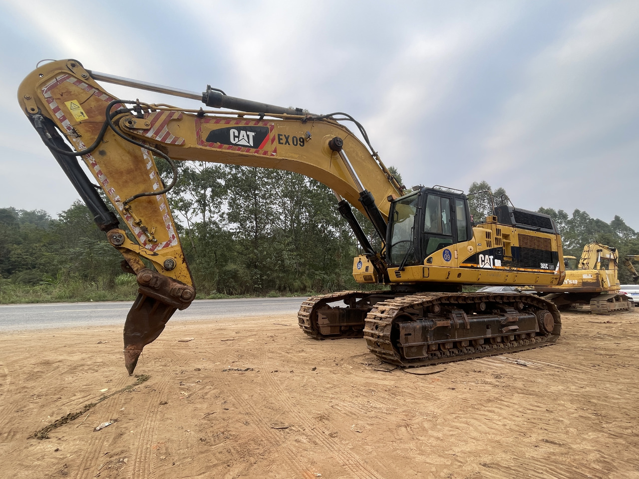 CATERPILLAR 365C - Гусеничный экскаватор: фото 1 CATERPILLAR 365C - Гусеничный экскаватор: фото 1