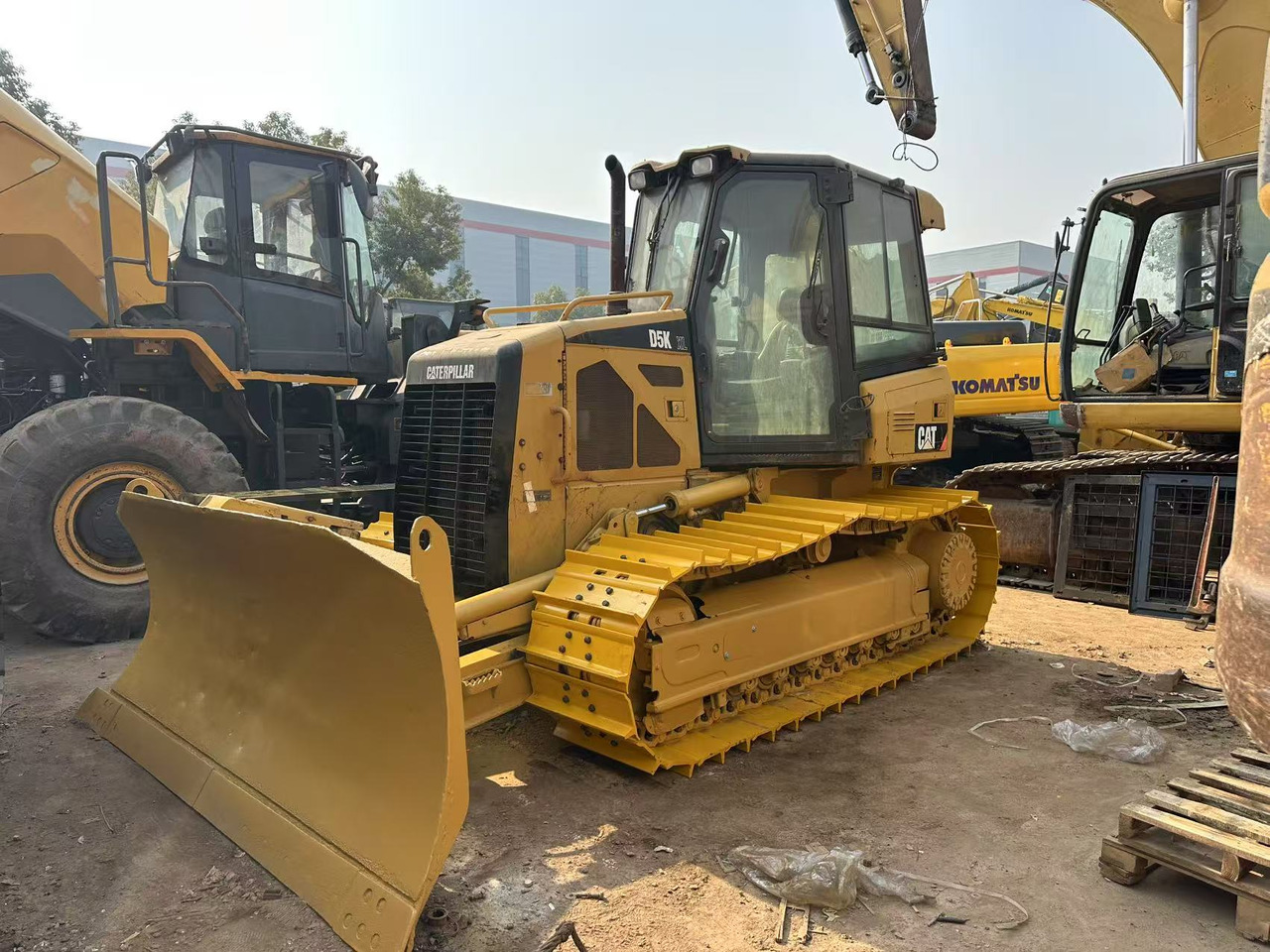 CATERPILLAR D5K - Бульдозер: фото 1 CATERPILLAR D5K - Бульдозер: фото 1