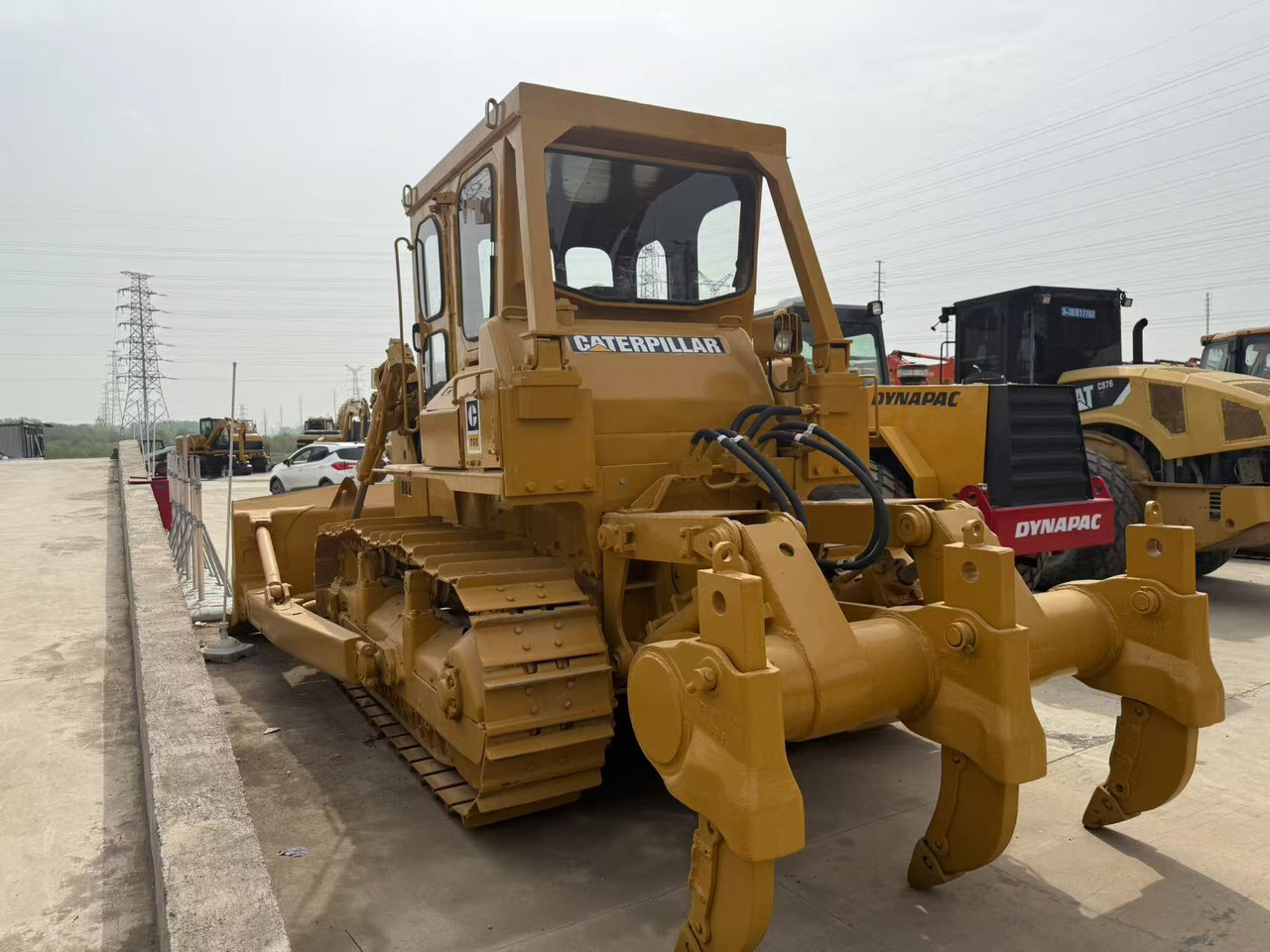 CATERPILLAR D8K - Бульдозер: фото 1 CATERPILLAR D8K - Бульдозер: фото 1