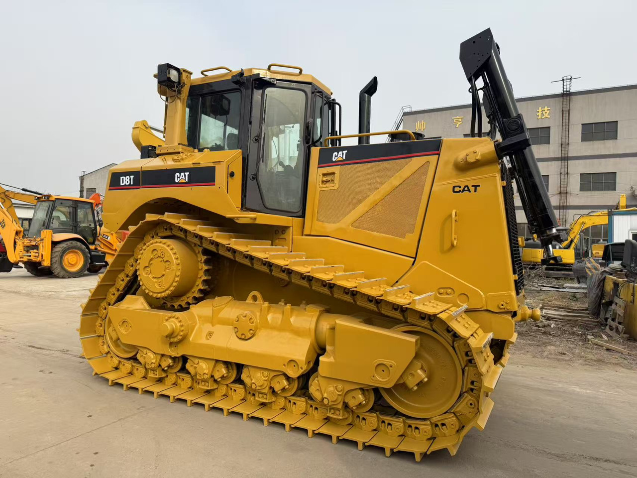 CATERPILLAR D8T - Бульдозер: фото 1 CATERPILLAR D8T - Бульдозер: фото 1