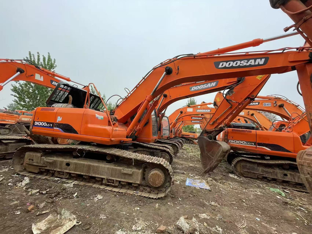 DOOSAN DH300LC-7 - Гусеничный экскаватор: фото 1 DOOSAN DH300LC-7 - Гусеничный экскаватор: фото 1