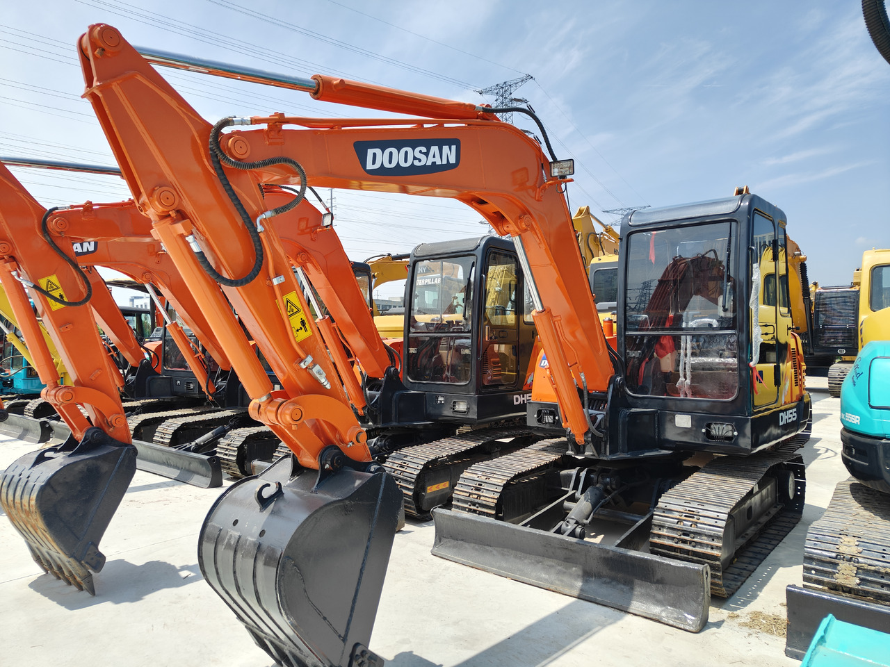 DOOSAN DH55 - Гусеничный экскаватор: фото 1 DOOSAN DH55 - Гусеничный экскаватор: фото 1
