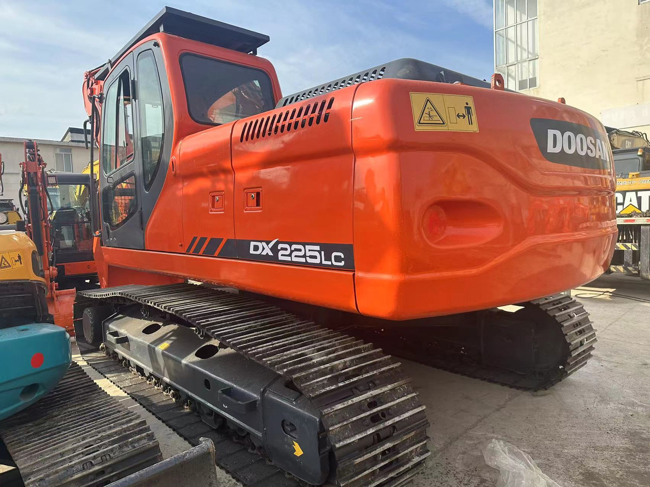 DOOSAN DX225LC - Гусеничный экскаватор: фото 2 DOOSAN DX225LC - Гусеничный экскаватор: фото 2