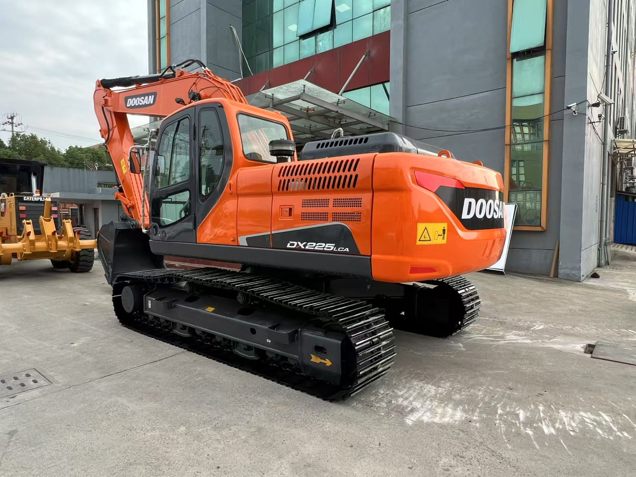 DOOSAN DX225LCA - Гусеничный экскаватор: фото 2 DOOSAN DX225LCA - Гусеничный экскаватор: фото 2