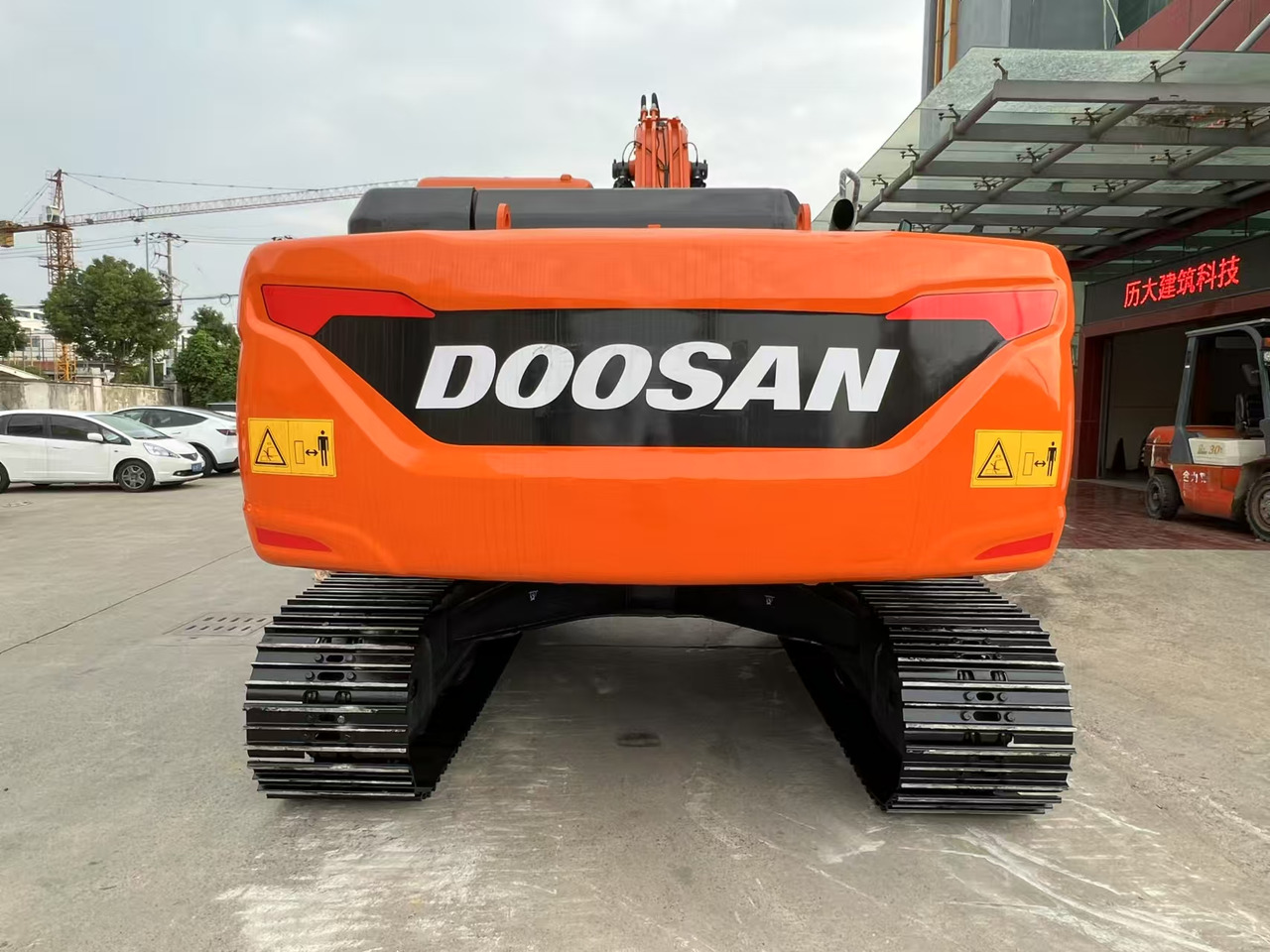 DOOSAN DX225LCA - Гусеничный экскаватор: фото 3 DOOSAN DX225LCA - Гусеничный экскаватор: фото 3