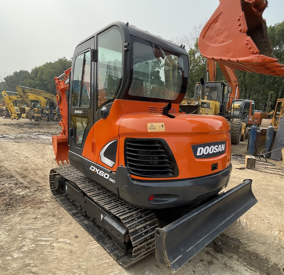 DOOSAN DX60-9C - Гусеничный экскаватор: фото 4 DOOSAN DX60-9C - Гусеничный экскаватор: фото 4