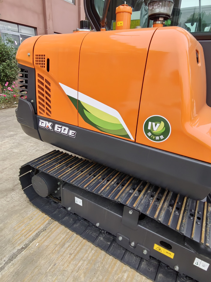 DOOSAN DX60E-10N - Гусеничный экскаватор: фото 3 DOOSAN DX60E-10N - Гусеничный экскаватор: фото 3