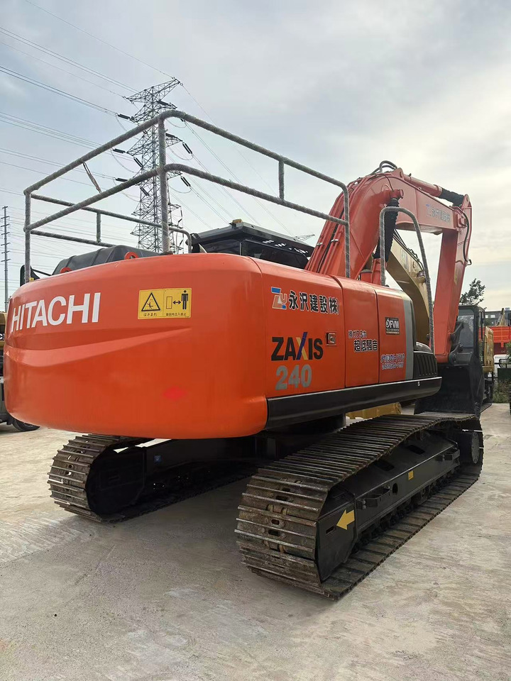 HITACHI ZX240-3G - Гусеничный экскаватор: фото 1 HITACHI ZX240-3G - Гусеничный экскаватор: фото 1
