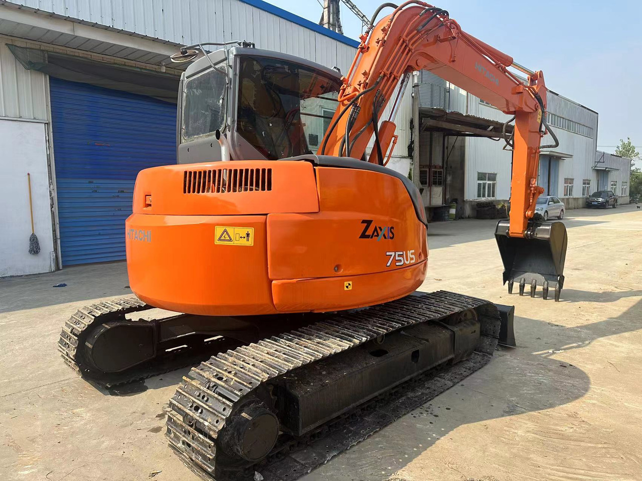 HITACHI ZX75 - Гусеничный экскаватор: фото 3 HITACHI ZX75 - Гусеничный экскаватор: фото 3