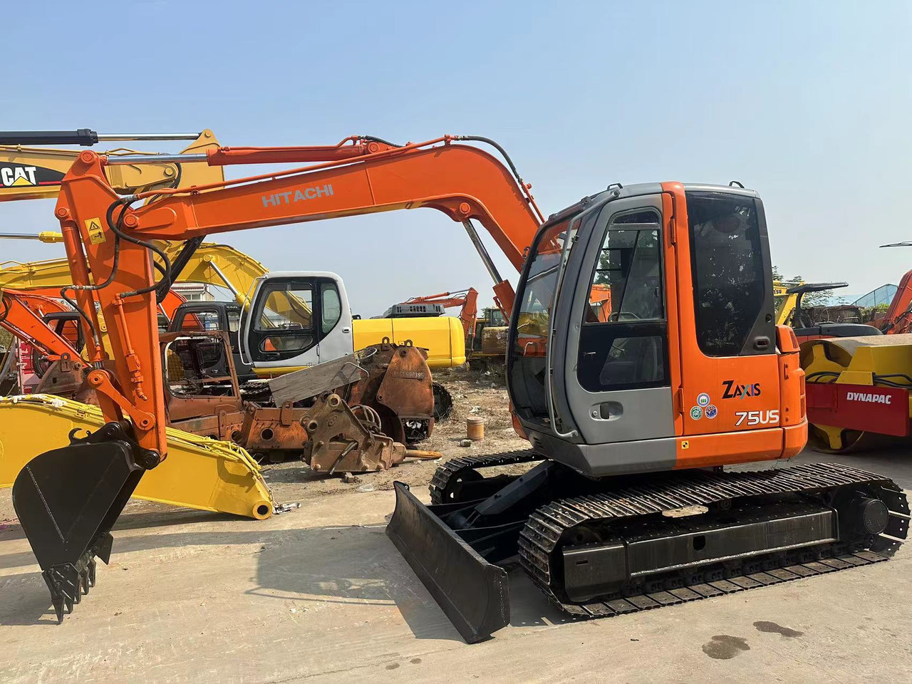 HITACHI ZX75 - Гусеничный экскаватор: фото 1 HITACHI ZX75 - Гусеничный экскаватор: фото 1