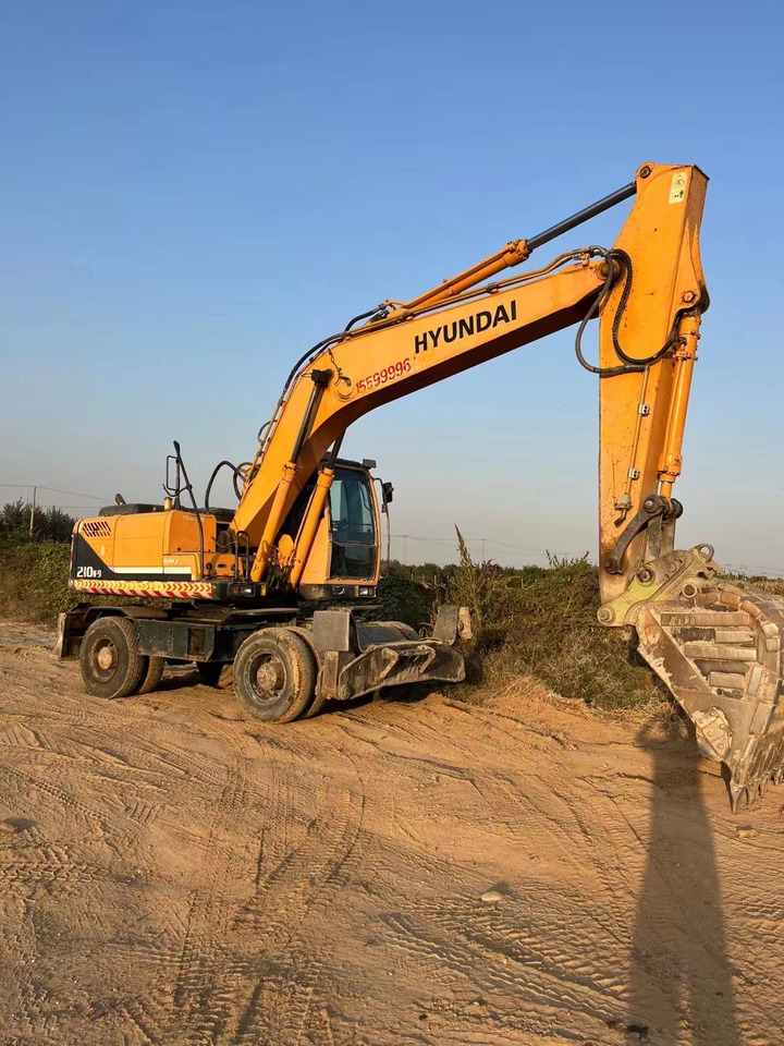 HYUNDAI R210W-9 - Колёсный экскаватор: фото 4 HYUNDAI R210W-9 - Колёсный экскаватор: фото 4