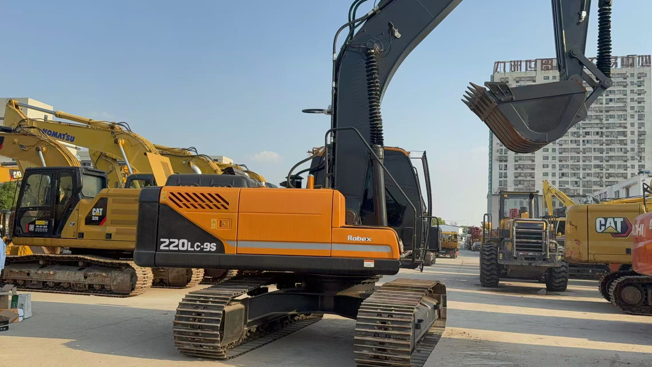 HYUNDAI R220LC-9S - Гусеничный экскаватор: фото 2 HYUNDAI R220LC-9S - Гусеничный экскаватор: фото 2