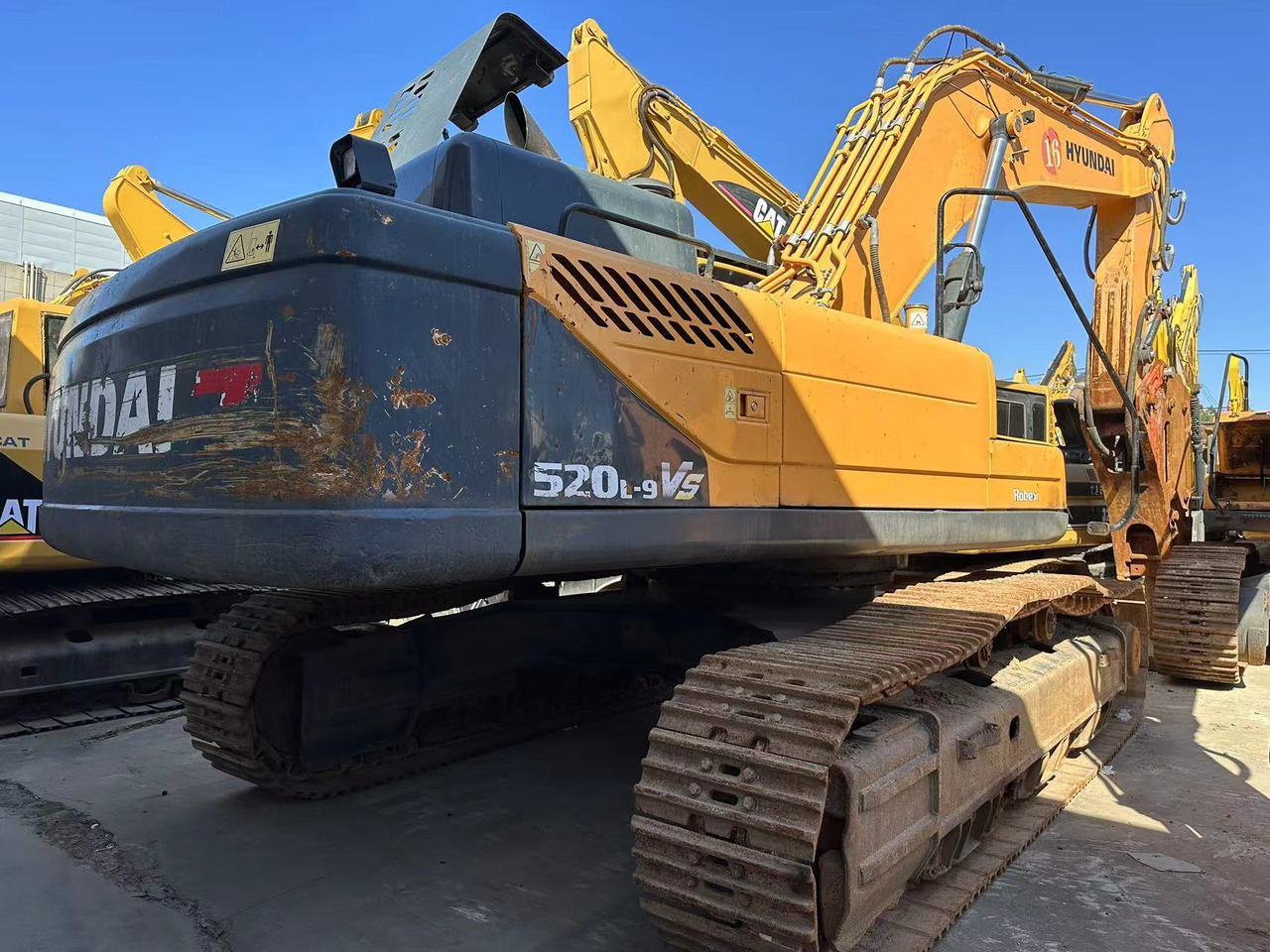 HYUNDAI R520LVS - Гусеничный экскаватор: фото 2 HYUNDAI R520LVS - Гусеничный экскаватор: фото 2