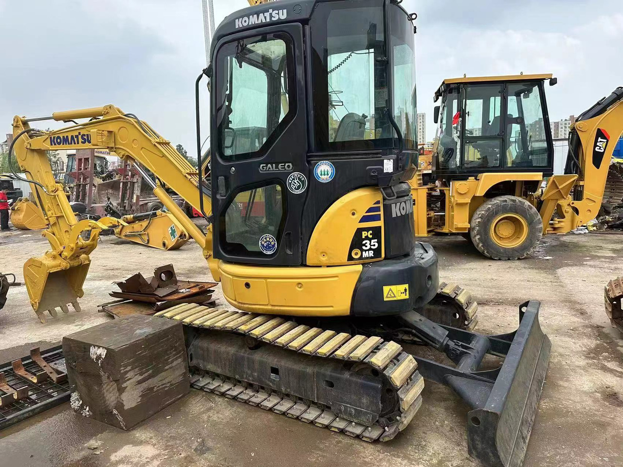 KOMATSU PC35 - Гусеничный экскаватор: фото 1 KOMATSU PC35 - Гусеничный экскаватор: фото 1