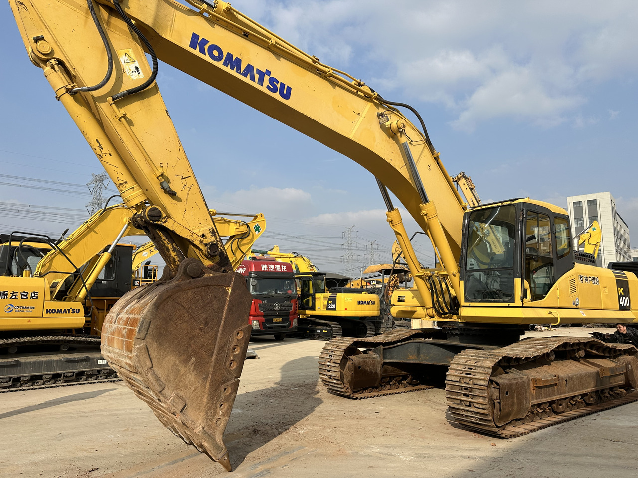 KOMATSU PC400-7 - Гусеничный экскаватор: фото 1 KOMATSU PC400-7 - Гусеничный экскаватор: фото 1