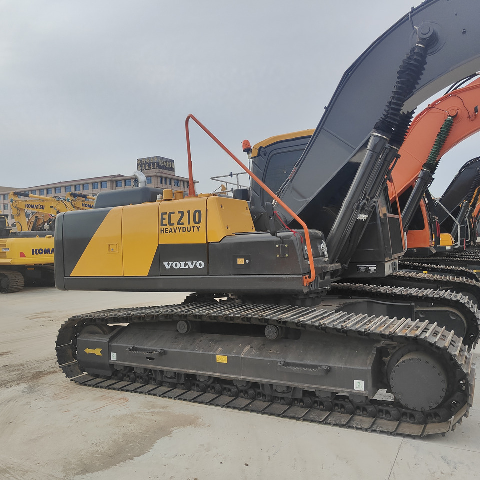 VOLVO EC210 - Гусеничный экскаватор: фото 1 VOLVO EC210 - Гусеничный экскаватор: фото 1